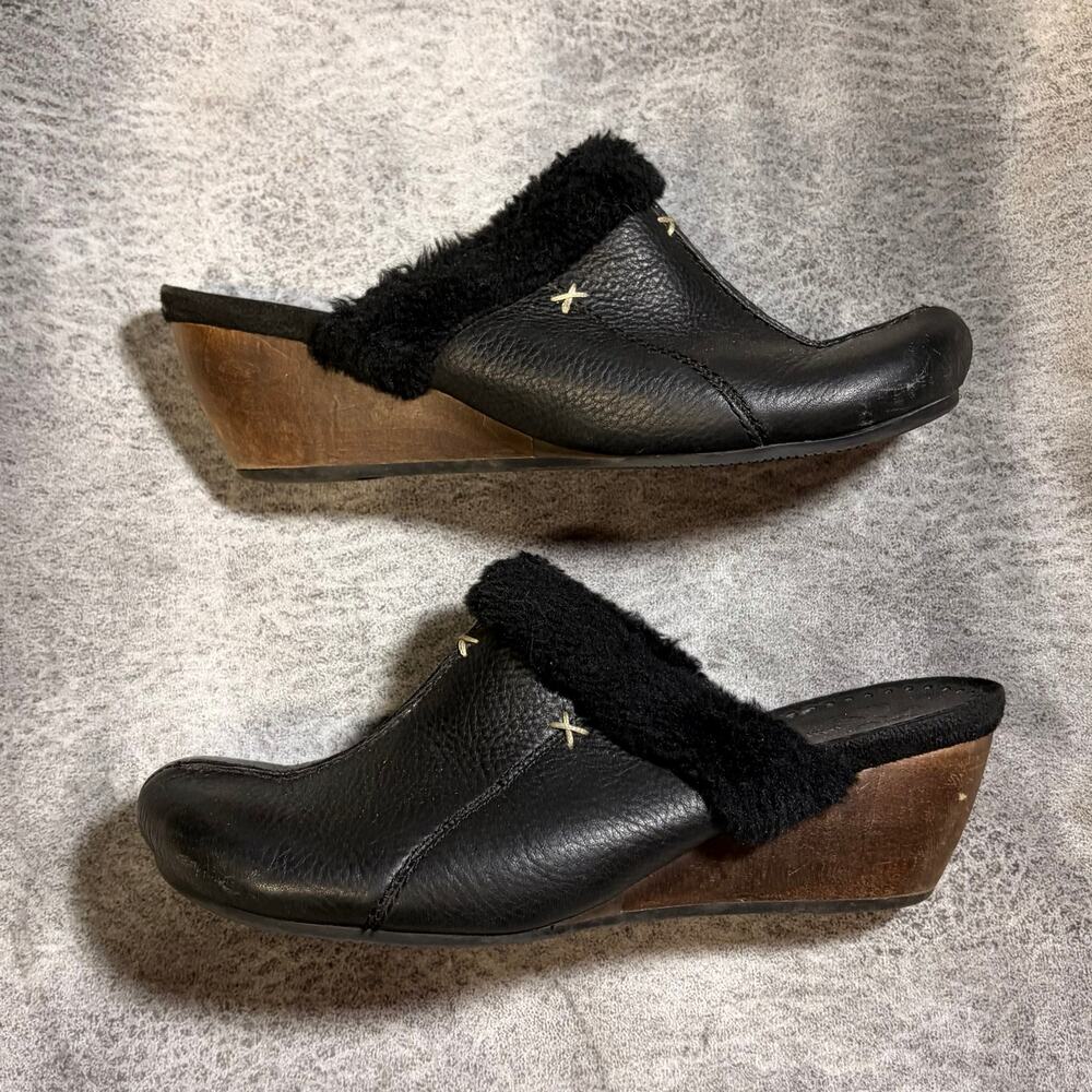Black Leather Bare Traps Fur Clogs
